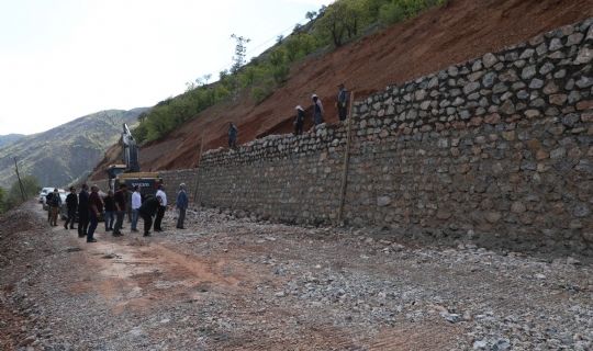 Başbağlar Yolunda Yol Genişletme Çalışmaları Sürüyor