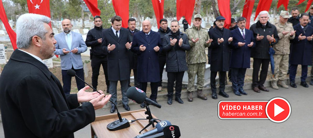 13 Mart 1992: Deprem Şehitleri Dualarla Anıldı