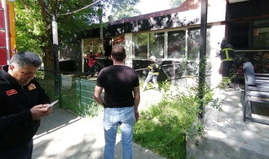 Kafe Yangınında Maddi Hasar Oluştu