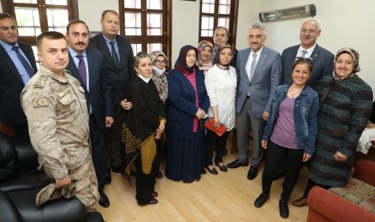 Vali Makas’tan, Kemaliyeli Kadınlar Derneğine Ziyaret