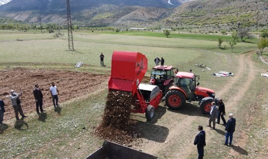 2 Adet Taş Toplama Makinesinin Erzincan’a Tahsisi Yapıldı