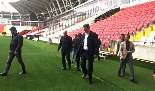 Aksu,  Yaşayan Stadyumda İncelemelerde Bulundu