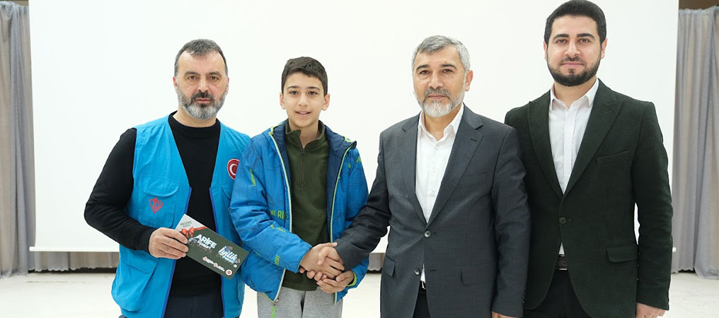 “81 İlde 81 Öksüz-Yetim Arife Çiçeği” Projesi Kapsamında Öksüz ve Yetimler Sevindirildi