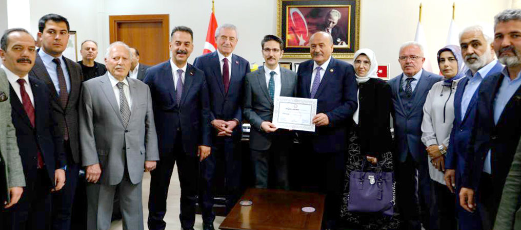 AK Parti Milletvekili Karaman Mazbatasını Aldı