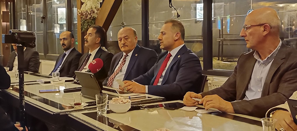 AK Parti Milletvekilleri 2022 Yılını Değerlendirdi