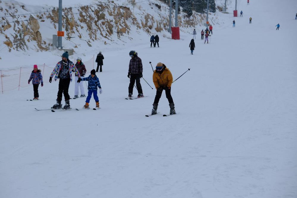 Ergan Dağı Kayak Merkezinde Sezon Açıldı 