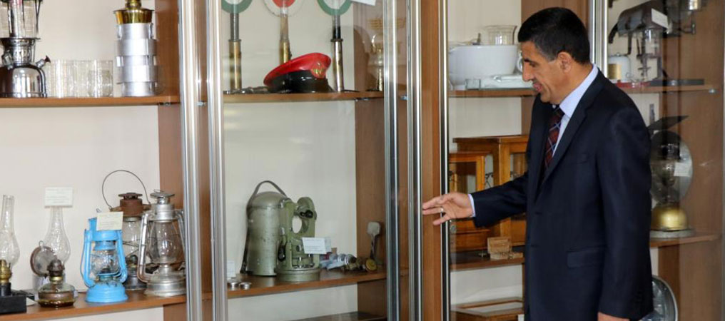 Bir Fener İle Başladı, Makam Odasını Müzeye Çevirtti