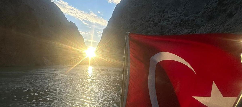 Bu Manzara Yılın Sadece 10 Günü Görülebiliyor
