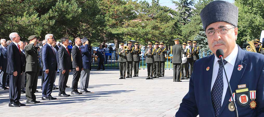 Bu Millet Bayraksız, Vatansız ve Hürriyetsiz Yaşayamamıştır 