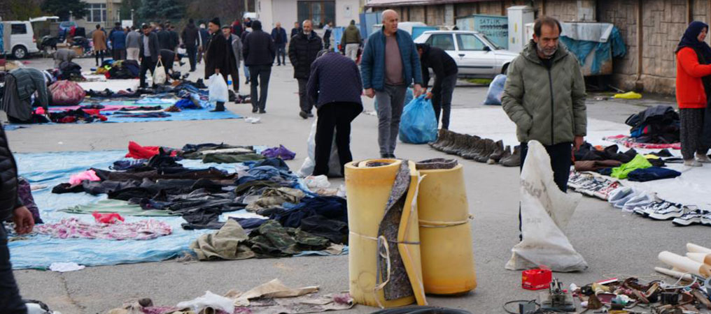 Bu Pazarda Yok Yok: Bitpazarında Hafta Başı Yoğunluğu