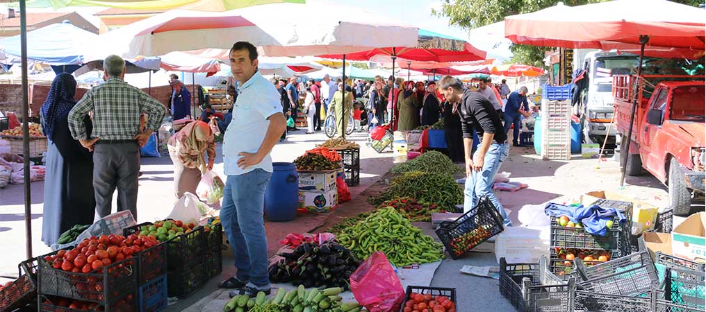 Buğday Meydanında Yoğun Günlerini Yaşıyor
