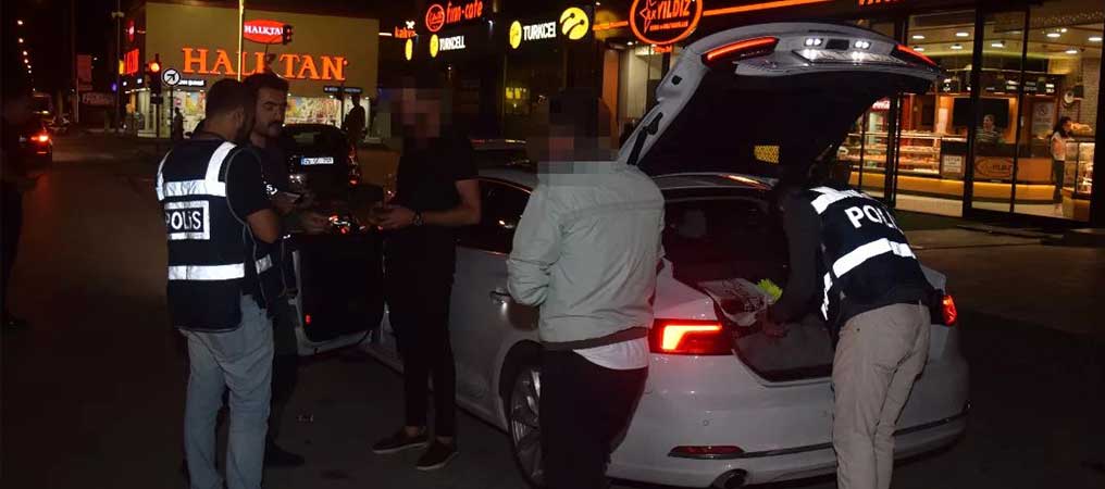 Çeşitli Suçlardan Aranan 10 Kişi Yakalandı