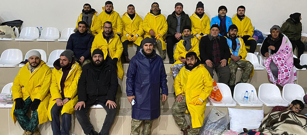 Deprem Şehitlerini Ebediyete Uğurluyorlar