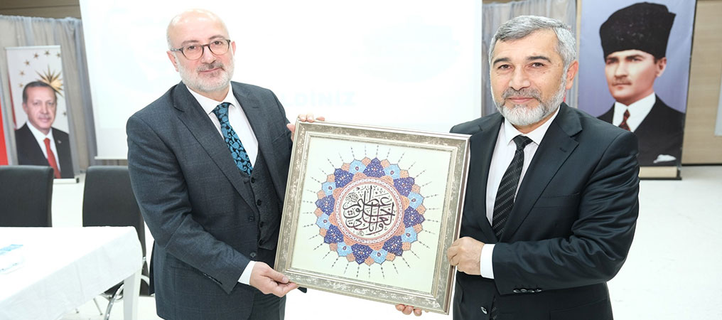 Diyanet Akademisi Başkanı Doç. Dr. Kaan, Filistin Gündemiyle Erzincan’da Konferans Verdi