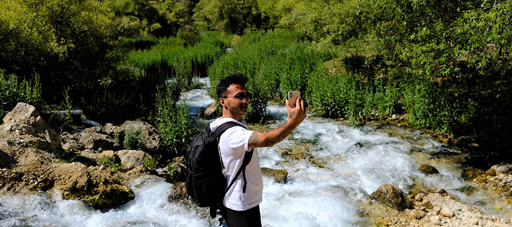  Doğa harikası Girlevik Şelalesi’ne hayat veren gözeler, doğaseverlerin uğrak yeri oldu