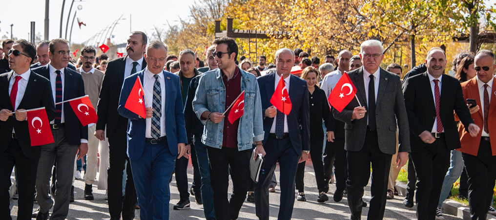 EBYÜ Cumhuriyetin 100. Yılı İçin Yürüdü
