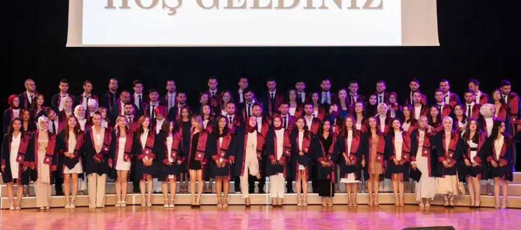 EBYÜ Diş Hekimliği Fakültesi İkinci Mezunlarını Verdi