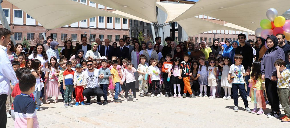 EBYÜ’de Minik Üniversiteliler Bilim ve Sanat Şenliği Düzenlendi