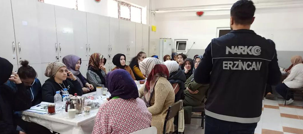 “En İyi Narkotik Polisi: Anne’’ Projesi Eğitimi Verildi