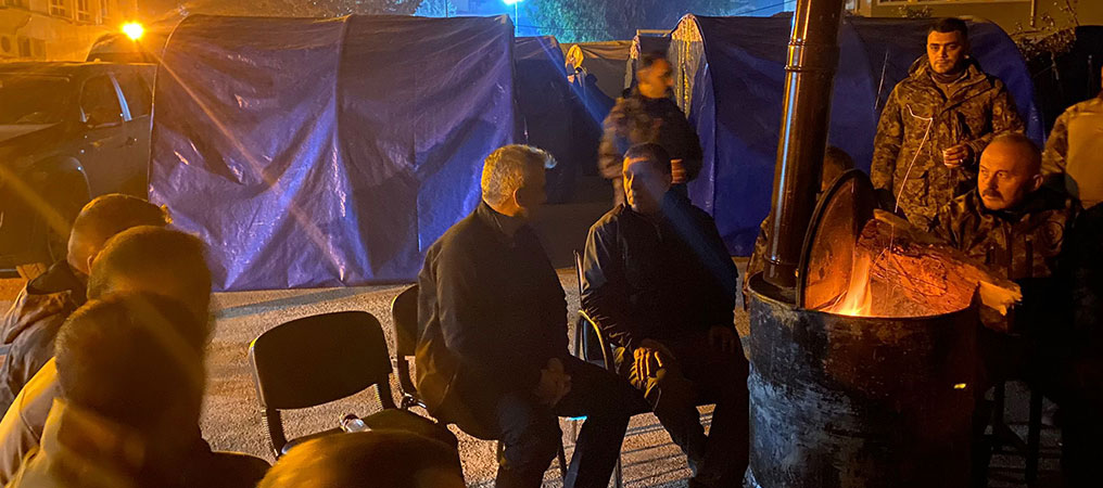Erzincan Valisi Makas’tan Afet Bölgesindeki Personele Ziyaret