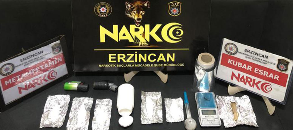 Erzincan Zehir Operasyonu: Evde Satışa Hazır Halde Uyuşturucu Ele Geçirildi