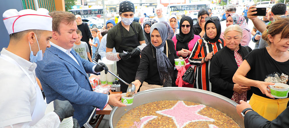 Erzincan’da Bin Kişiye Aşure İkramı