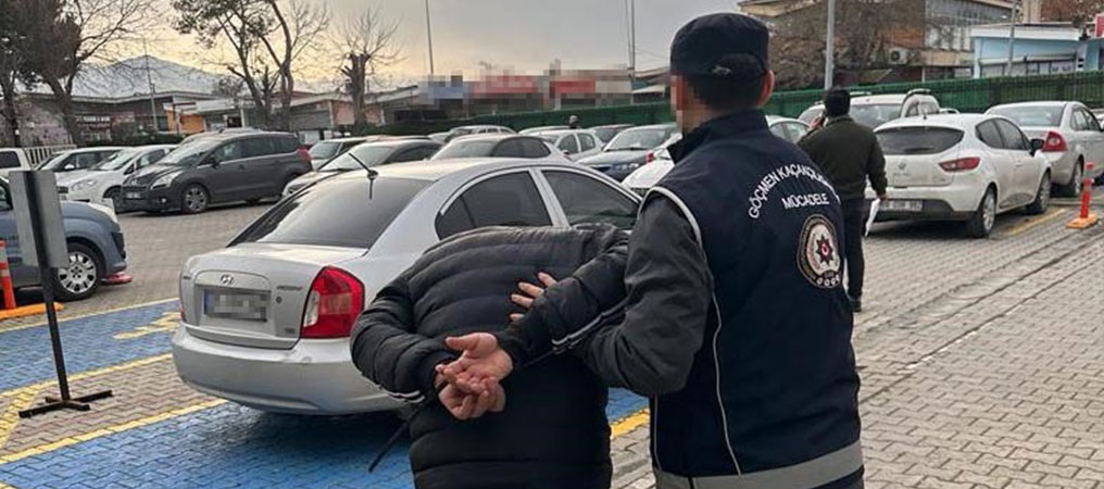 Erzincan’da Bir Araçta 19 Yabancı Uyruklu Göçmen Yakalandı