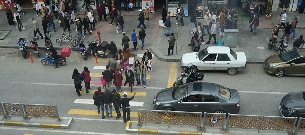 Erzincan’da Çarşı Ve Pazarda Bayram Yoğunluğu Yaşandı