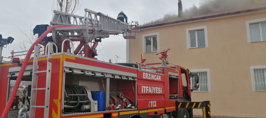 Erzincan’da Çatı Yangını