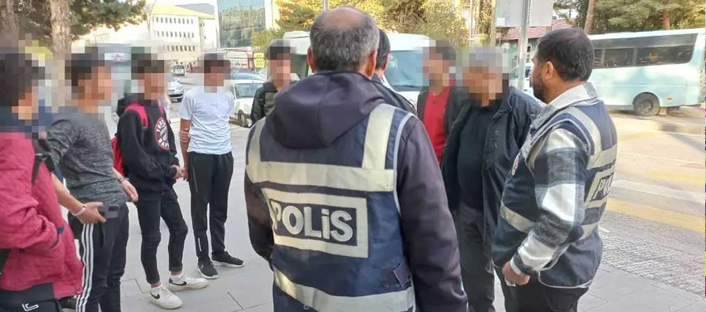 Erzincan’da Çeşitli Suçlardan Aranan 12 Kişi Yakalandı