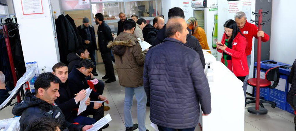Erzincan’da Halk Kan Merkezlerine Akın Etti