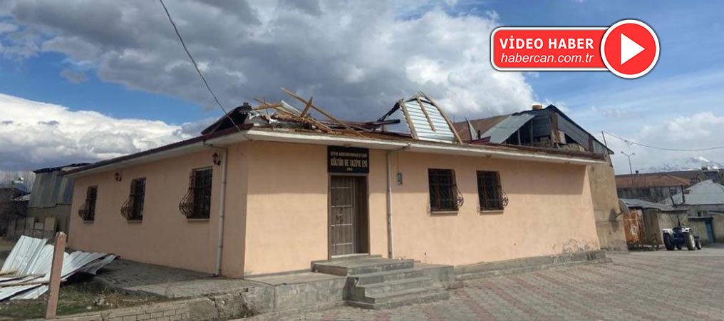 Erzincan’da Hortum Çatıları Uçurdu