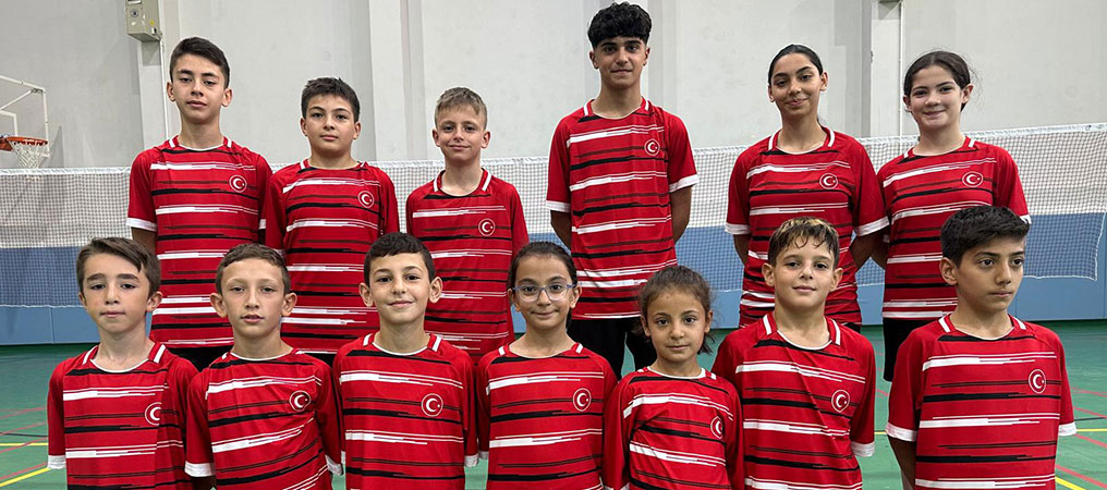 Erzincan'da Minik Badmintoncuların İlk Millî Heyecanları