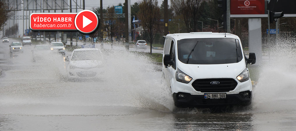 Erzincan’da Sağanak Yağış Etkili Oldu