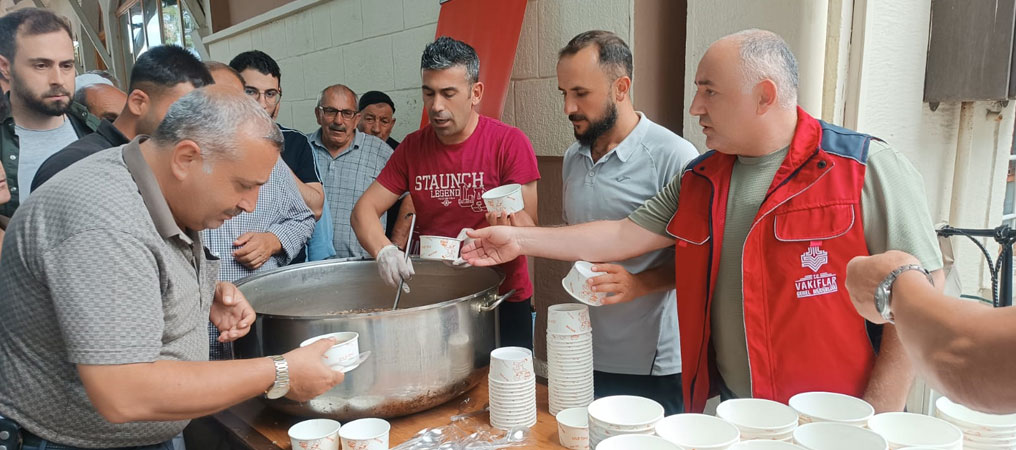 Erzincan’da Vakıflardan Bin Kişilik Aşure İkramı