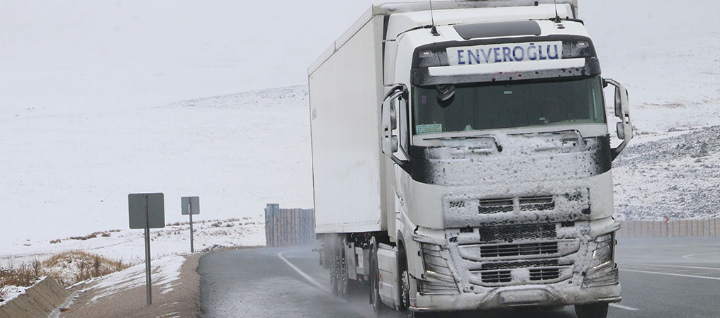 Erzincan’da Yüksek Kesimlere Kar Yağdı