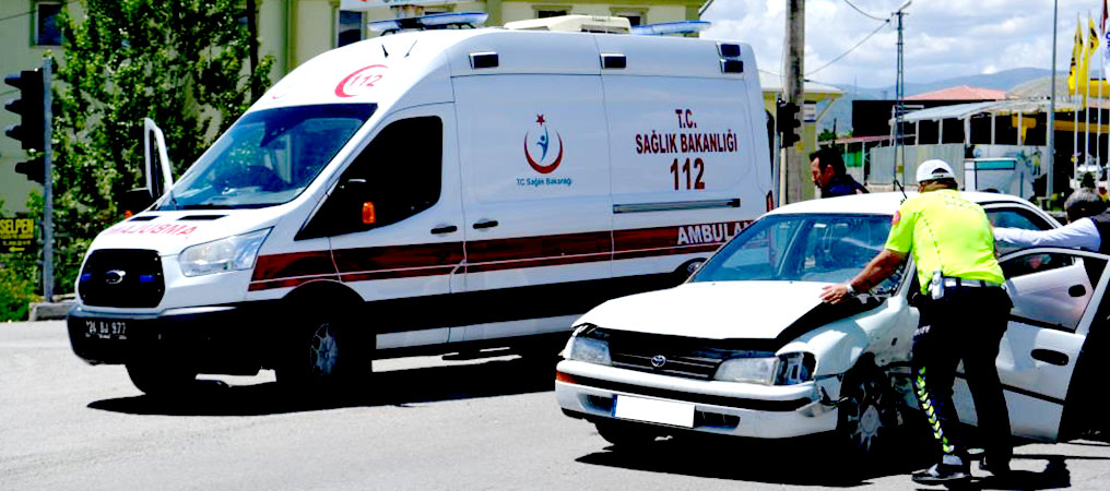 Erzincan’da İki Ayrı Trafik Kazasında 6 Kişi Yaralandı