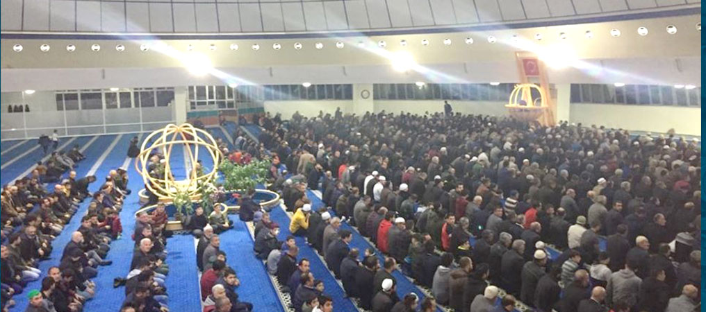 Erzincan’da İlk Teravih Namazında Camiler Doldu