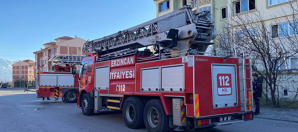 Erzincan’daki Ev Yangınında 1 Kişi Dumandan Etkilendi   