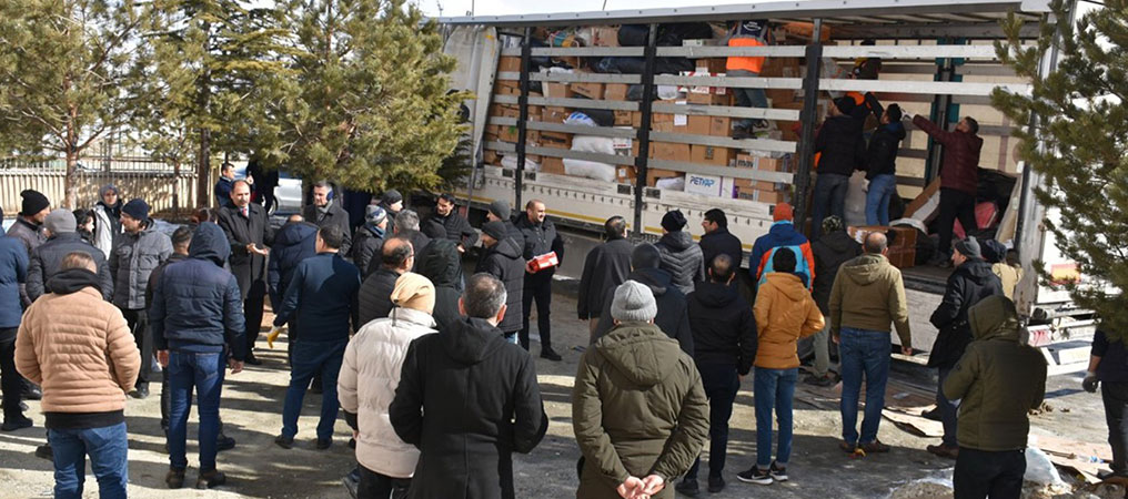 Erzincan’daki Okullardan Adıyaman’a Yardım