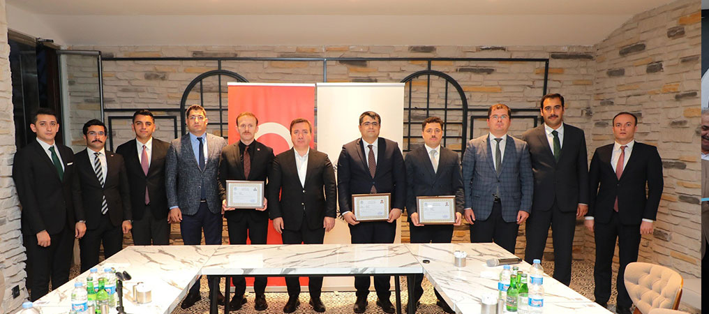Erzincan’dan Tayini Çıkan Kaymakamlara Veda Yemeği