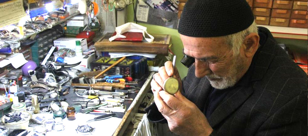 Erzincan’ın Yarım Asırlık Saat Tamircisi
