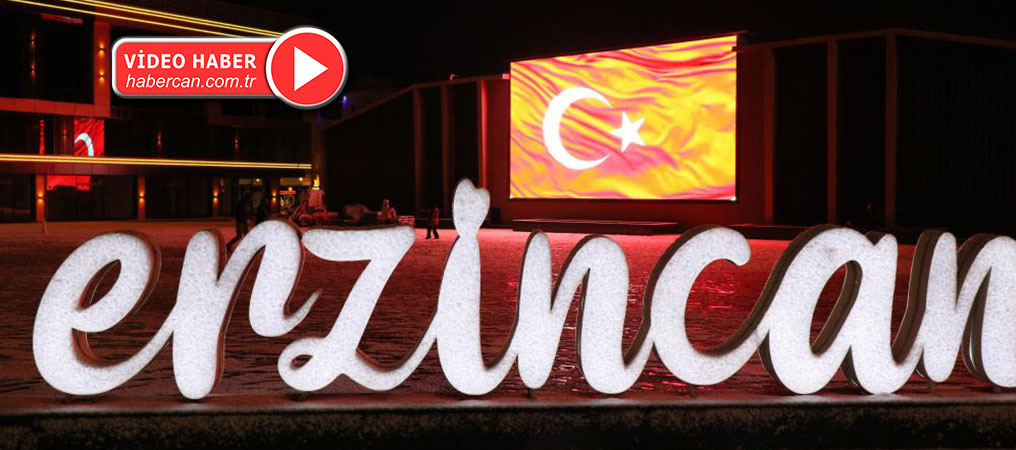 Erzincan Şehir Merkezine Mevsimin İlk Karı Yağdı