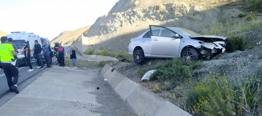 Erzincan’da Trafik Kazası: 1 Ölü, 3 Yaralı