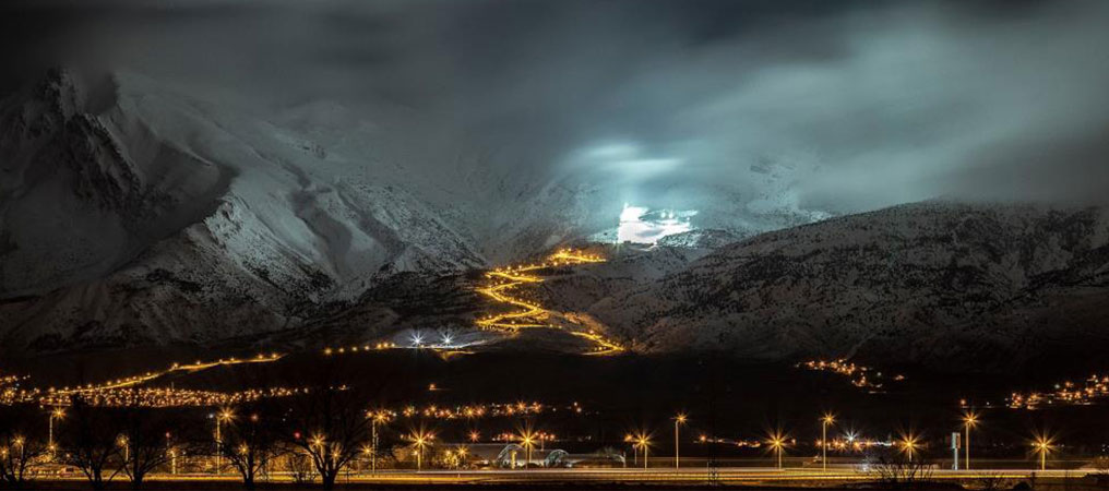 Erzincanlıların İftar Sonrası Aktivitesi Ergan’da Gece Kayağı Oldu