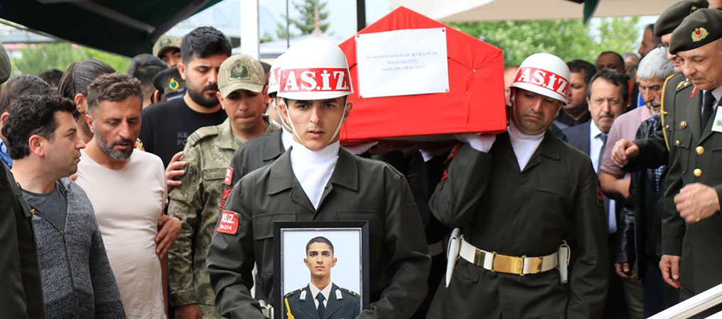 Eğitim Sırasında Rahatsızlanarak Hayatını Kaybeden Askeri Öğrenci Erzincan’da Toprağa Verildi