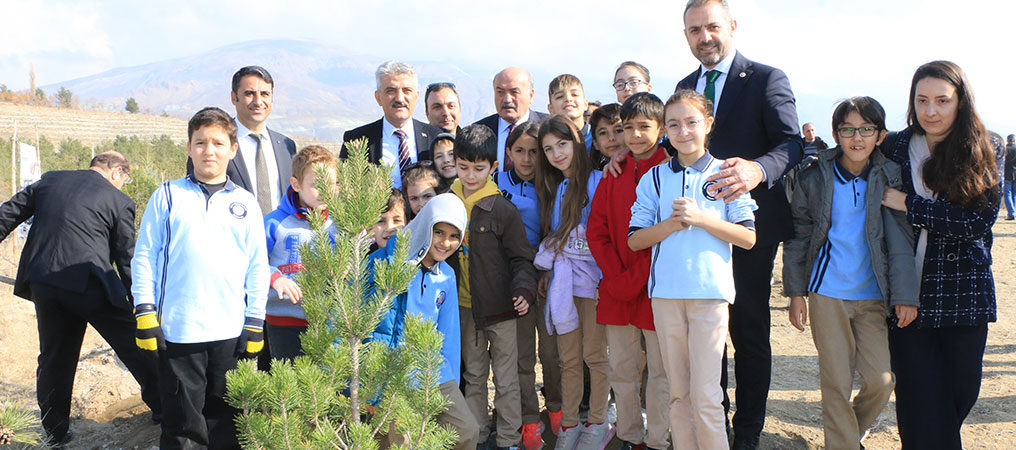 Fidanlar Türkiye Yüzyılına Nefes Oluyor