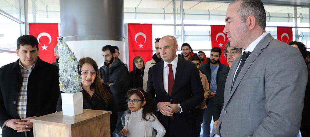 “Geçiş” Adlı Kişisel Cam Sergisinin Açılışı Geçekleşti