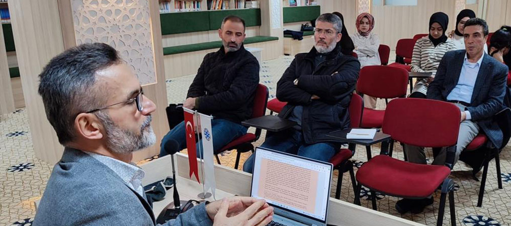 Gençlerin Rol Modeli Olan Anne ve Babalar, Onların Düşüncelerini Dikkate Almalı