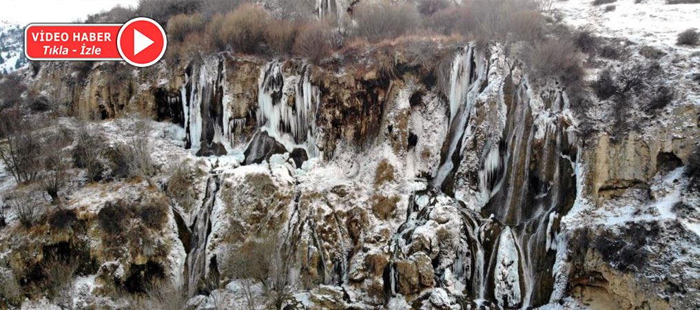 Girlevik Şelalesi dondu, görenler hayran kaldı